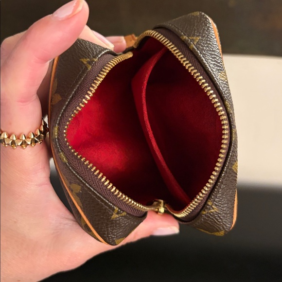 HOLIDAY SALE! Louis Vuitton Vintage Monogram Wapity Pouch - Picture 13 of 14